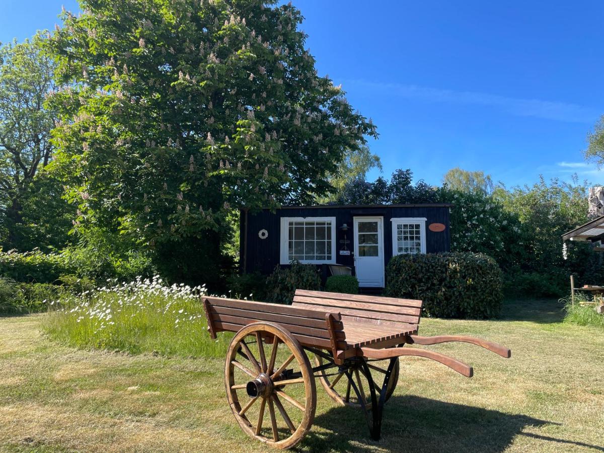 Vaerelser I Historisk Hus Med Sjael Og Atmosfaere Helsinge Exterior foto